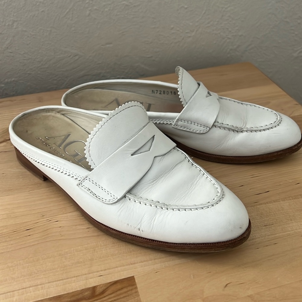 Attilio Giusti Leombruni White Leather Slip-On Mules